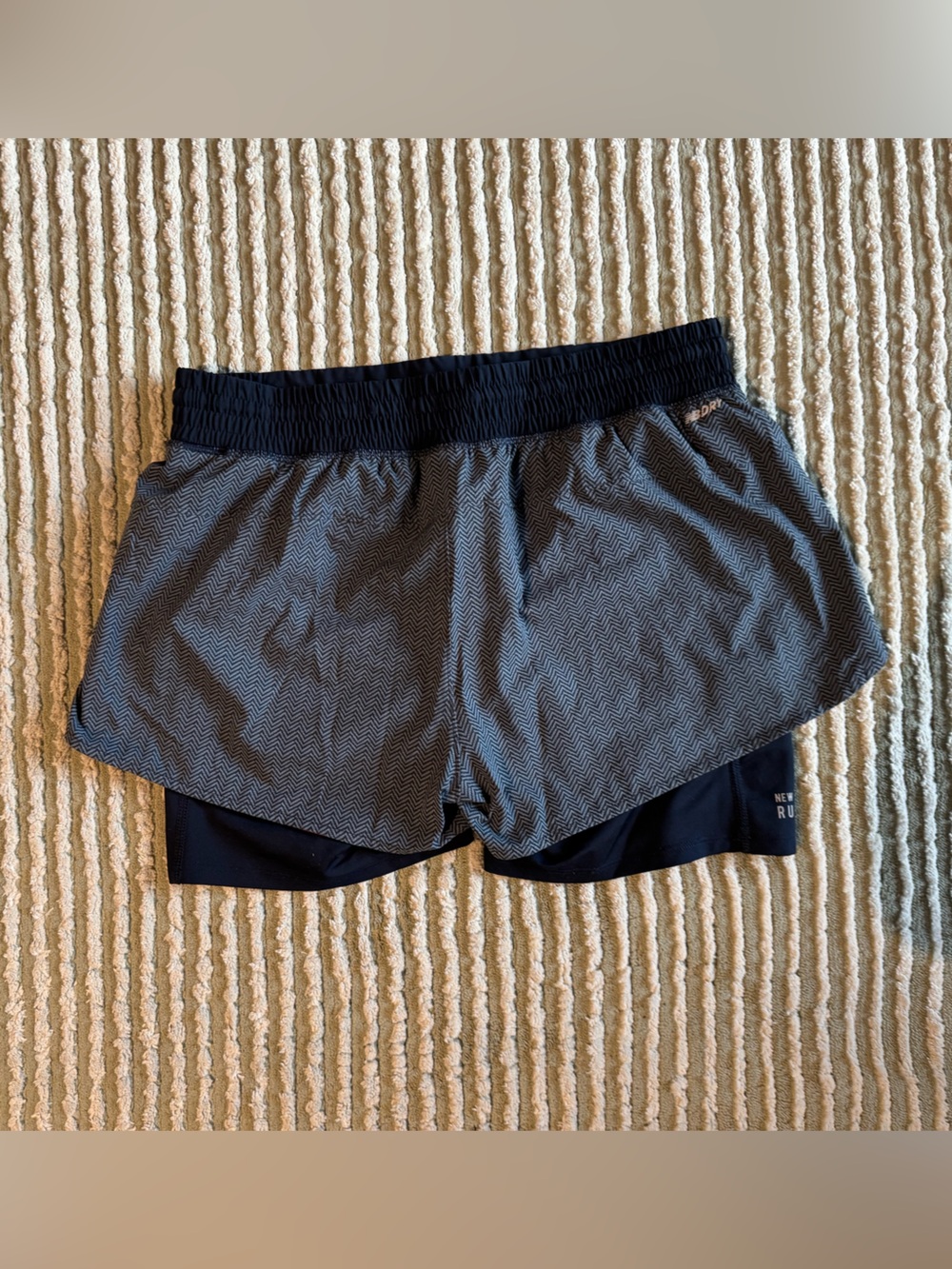 New Balance Running Shorts (Medium, Built in liner) - Picture 2 of 2